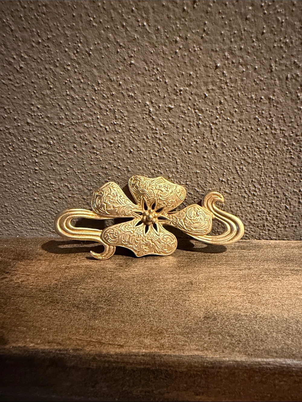 Vintage Gold Floral Brooch JJ 1988